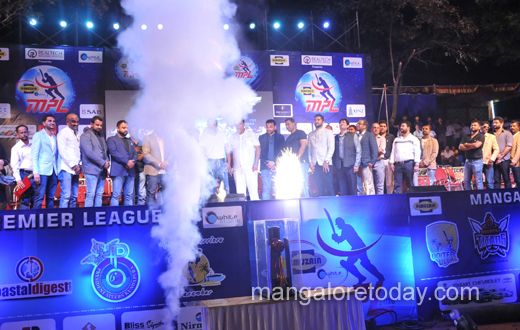 azar at Manhslotr premeir league